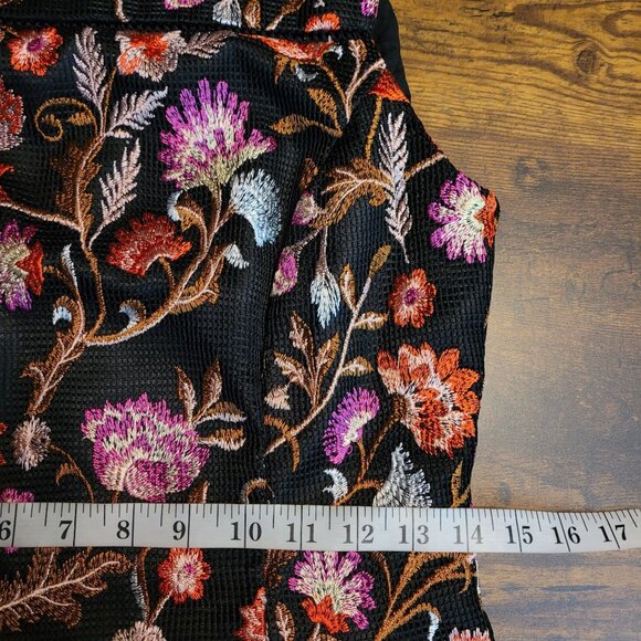 WHBM Floral Embroidered Sheath Dress Size 4 Sleeveless Black Multi Romantic - Picture 7 of 8